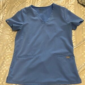 Ceil blue figs scrub top
